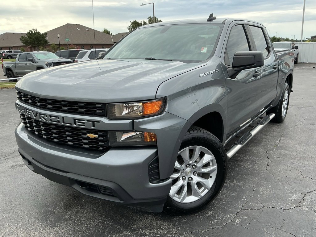 2020 Chevrolet Silverado 1500 Custom photo 3