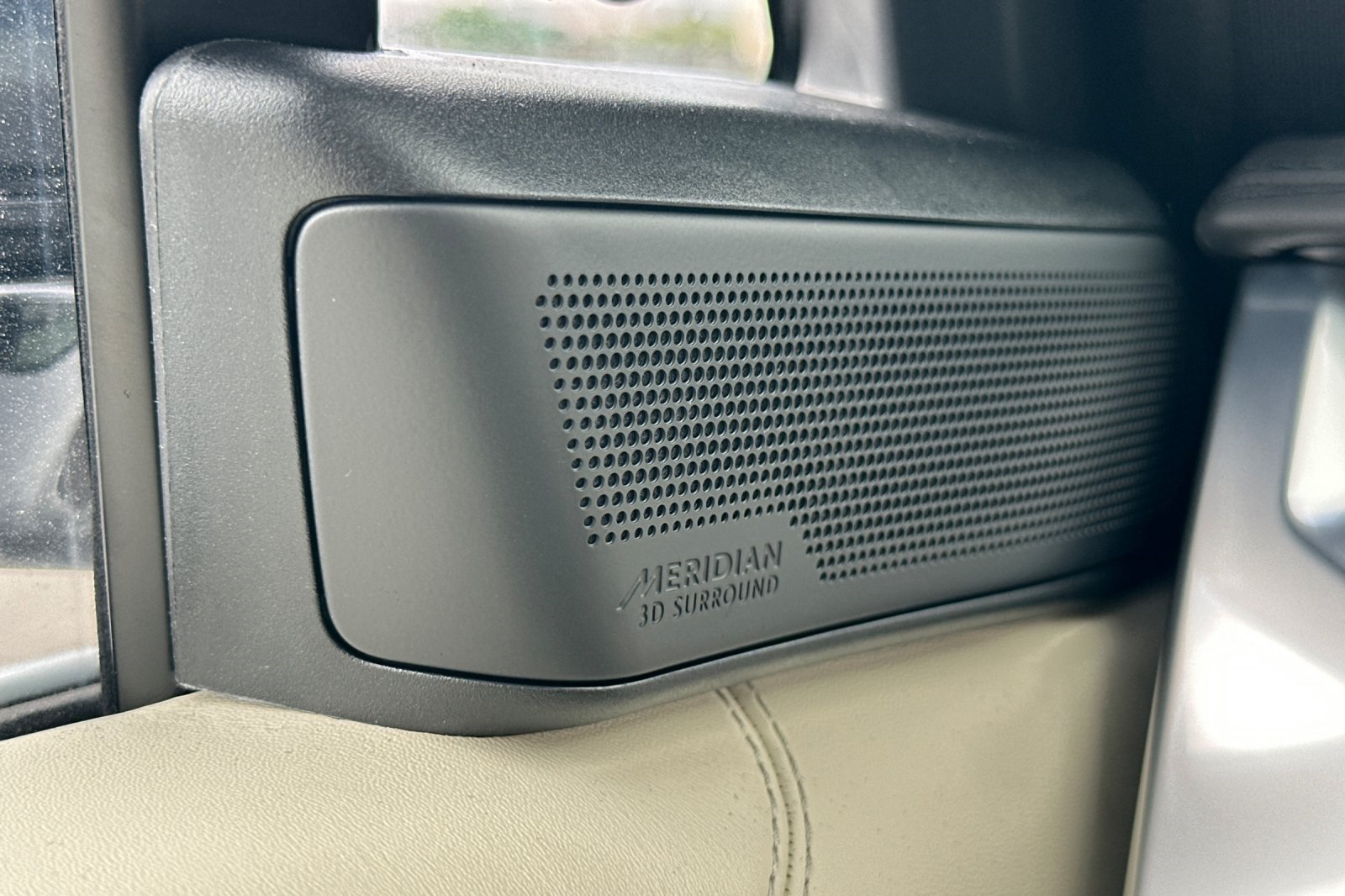 2025 Land Rover Range Rover SE photo 18