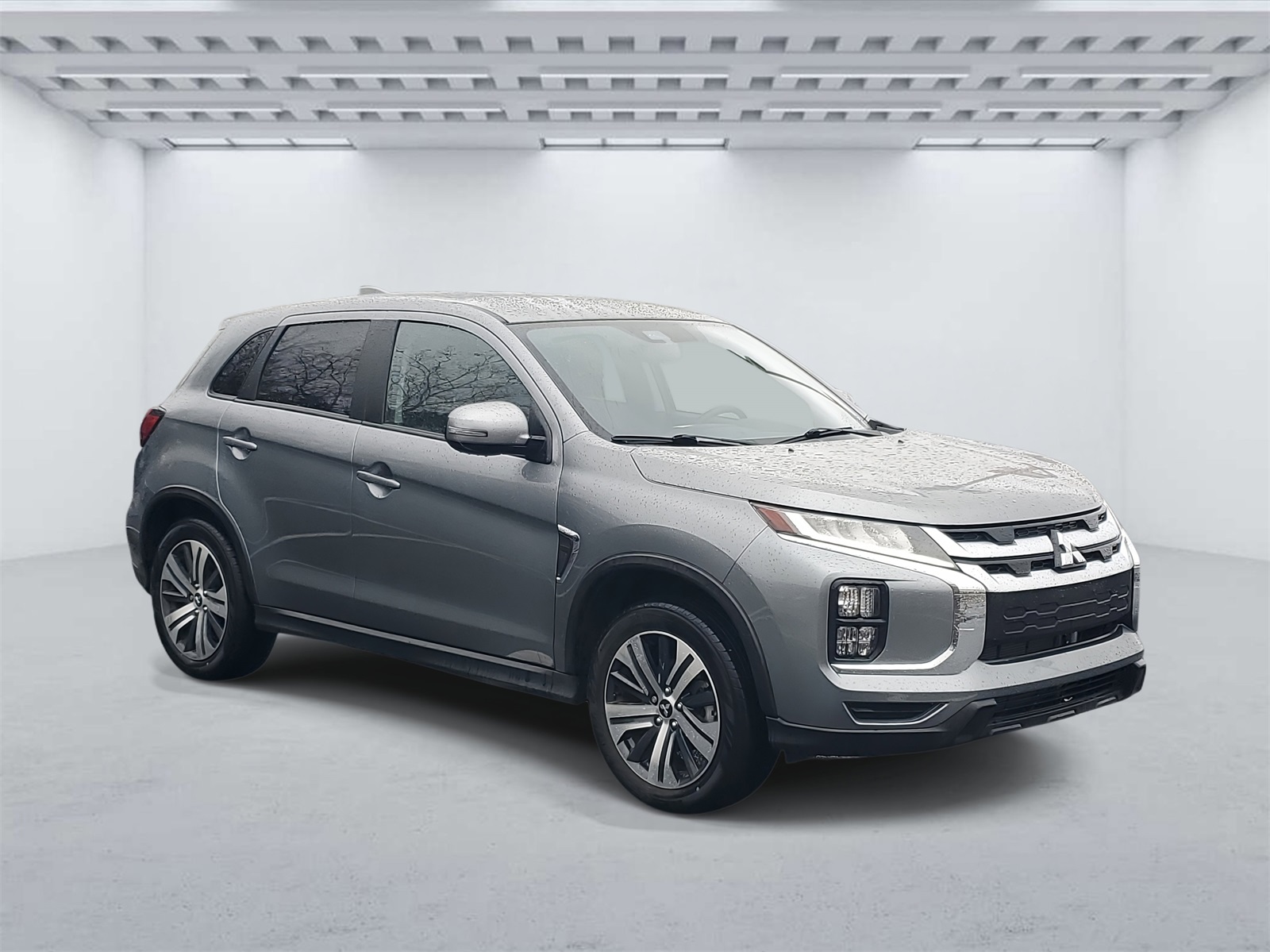 2023 Mitsubishi Outlander Sport SE's photo
