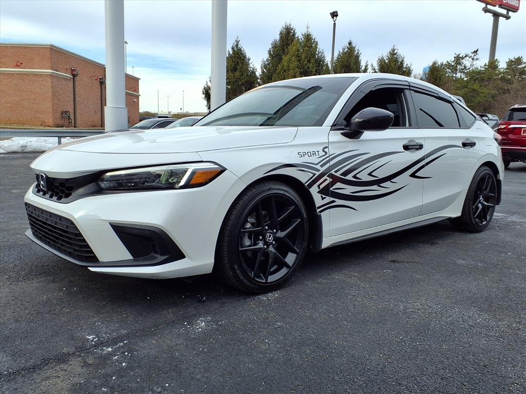 2024 Honda Civic Hatchback Sport's photo