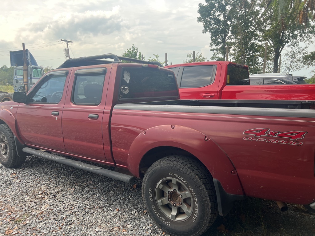2004 Nissan Frontier XE photo 3