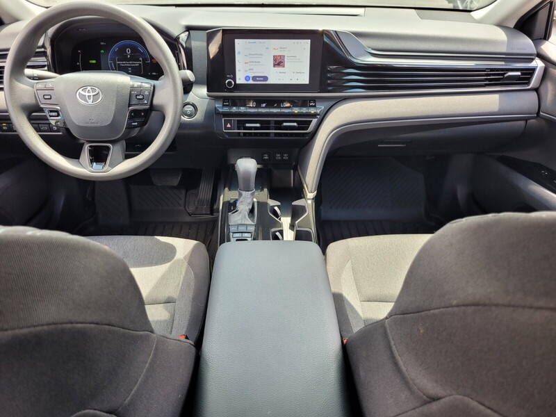 2025 Toyota Camry LE photo 8