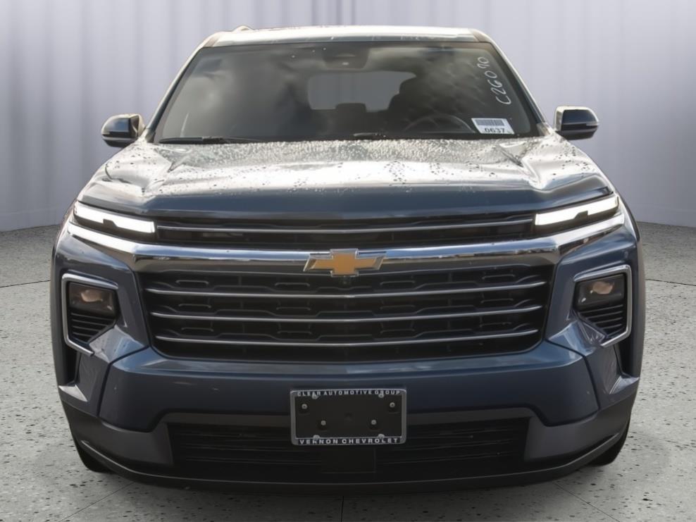 2026 Chevrolet Traverse photo 2