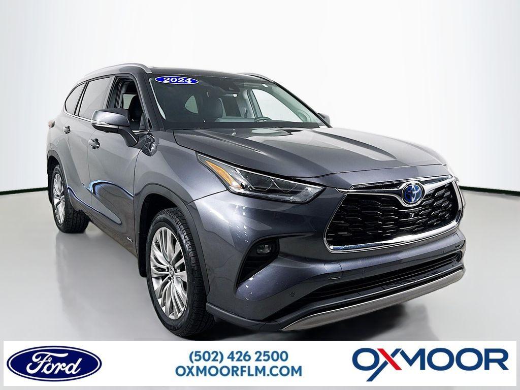 2024 Toyota Highlander Platinum's photo