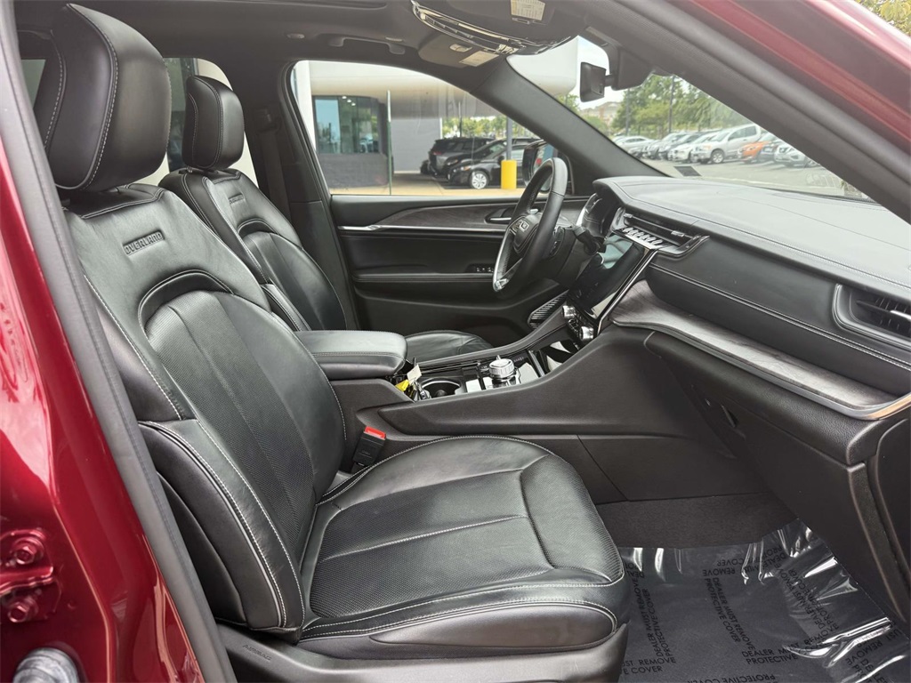 2022 Jeep Grand Cherokee Overland photo 13