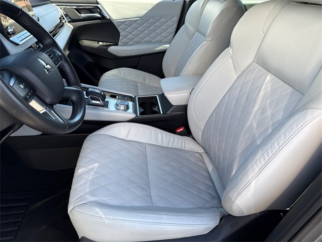 2022 Mitsubishi Outlander SEL photo 30