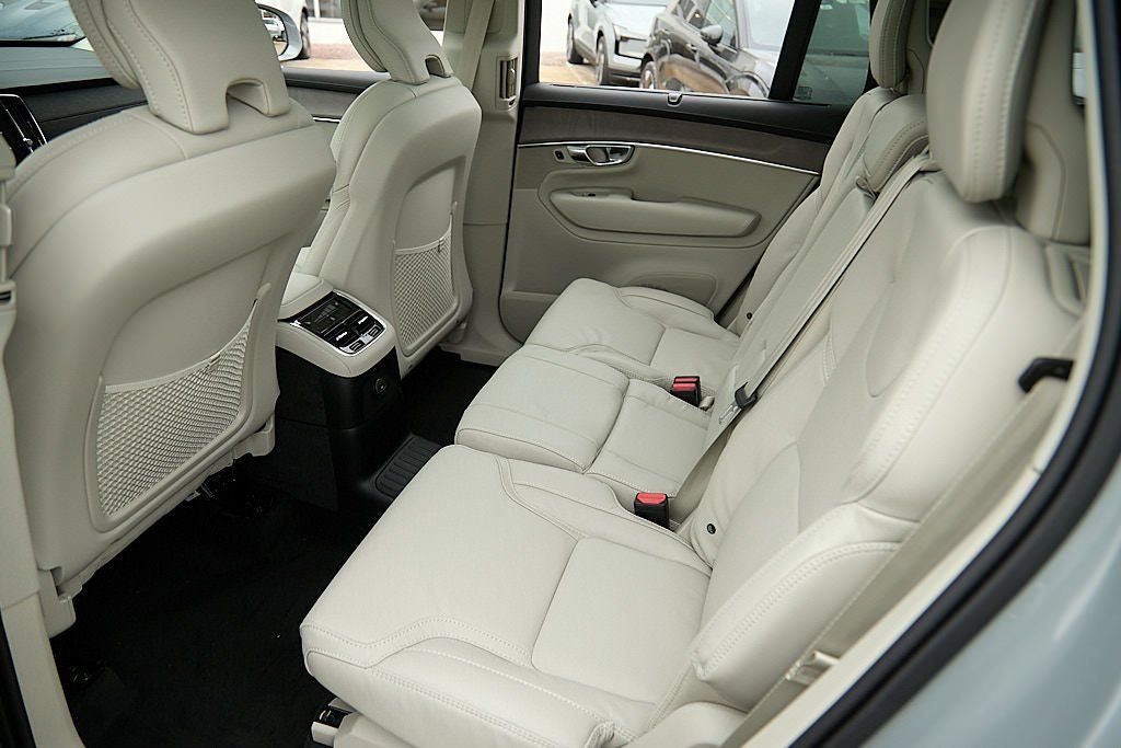 2026 VOLVO XC90 - Image 21