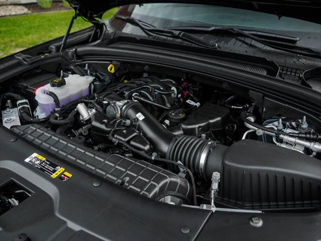 2025 Jeep Grand Cherokee Laredo photo 3