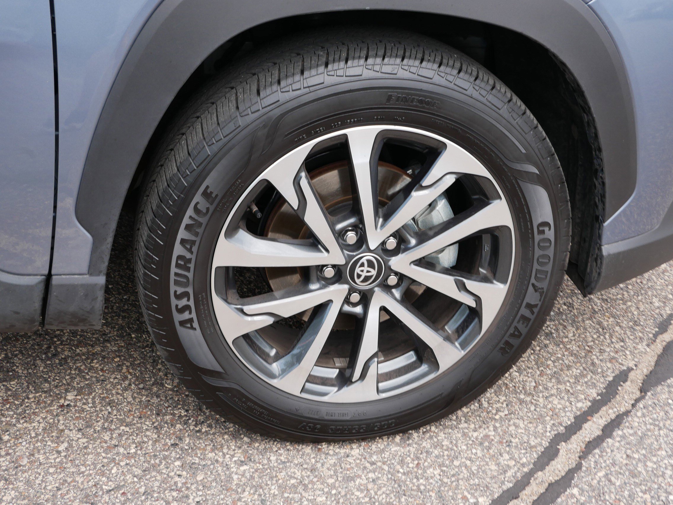 2022 Toyota Corolla Cross XLE photo 15