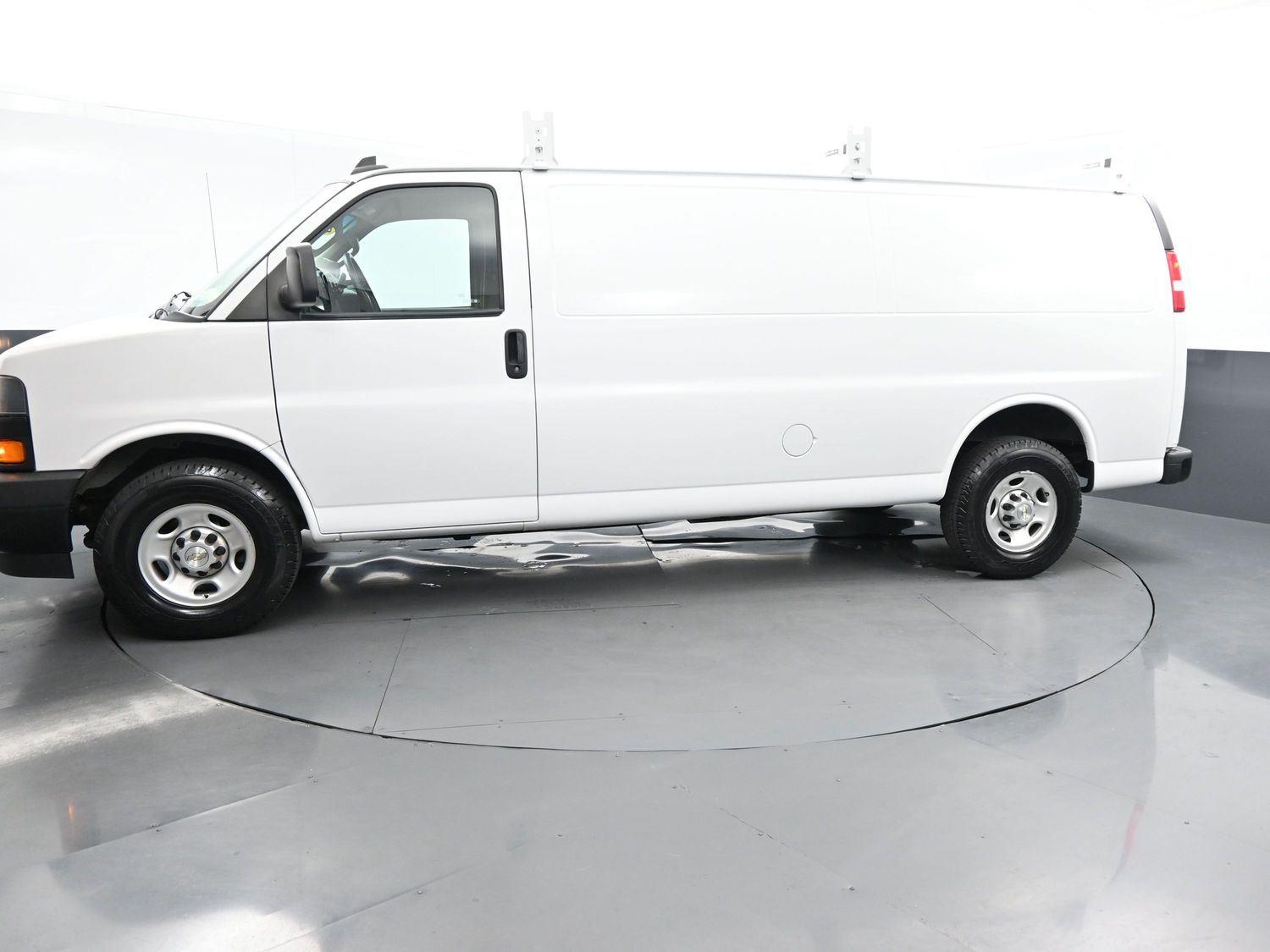 2021 Chevrolet Express Cargo 2500 photo 2