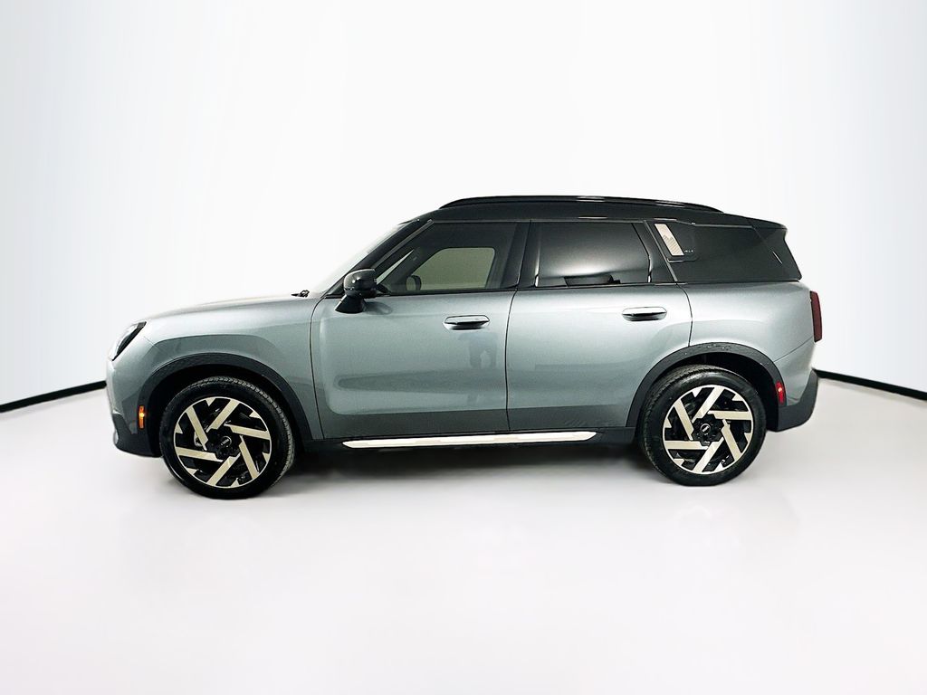 New 2025 Green MINI Iconic image 8