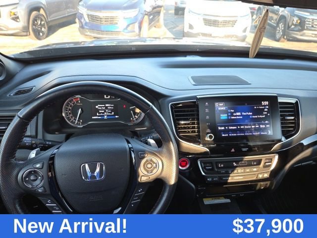 2023 Honda Ridgeline Black Edition photo 13