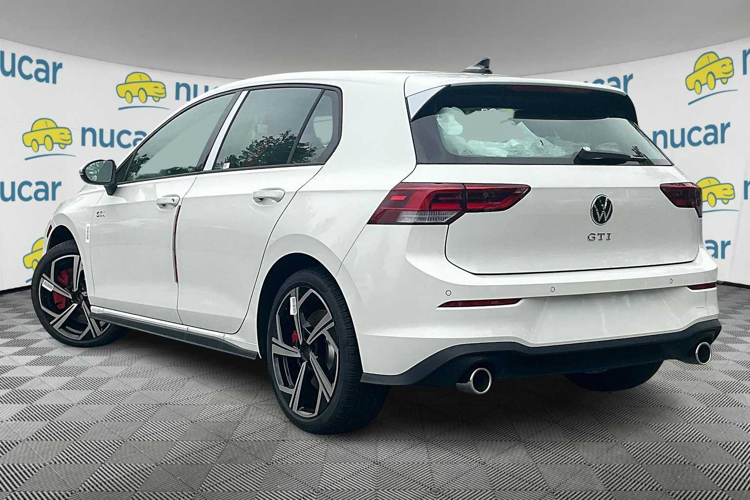 2025 Volkswagen Golf GTI SE photo 4