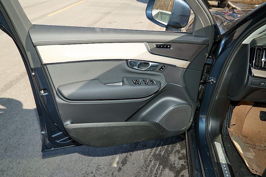 2026 VOLVO XC90 - Image 9