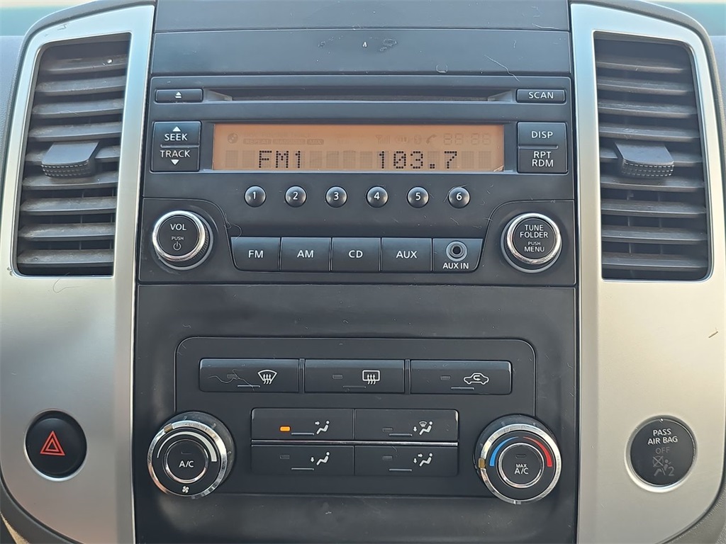 2014 Nissan Frontier S photo 13