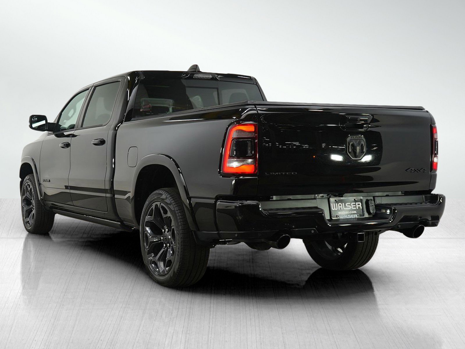 2023 Ram 1500 Limited photo 3