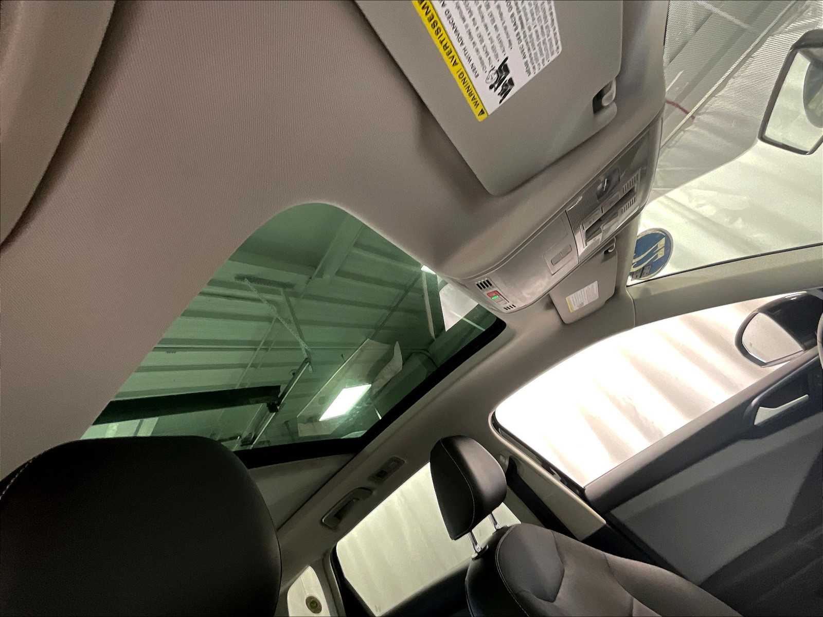 2022 Volkswagen Taos SE photo 18