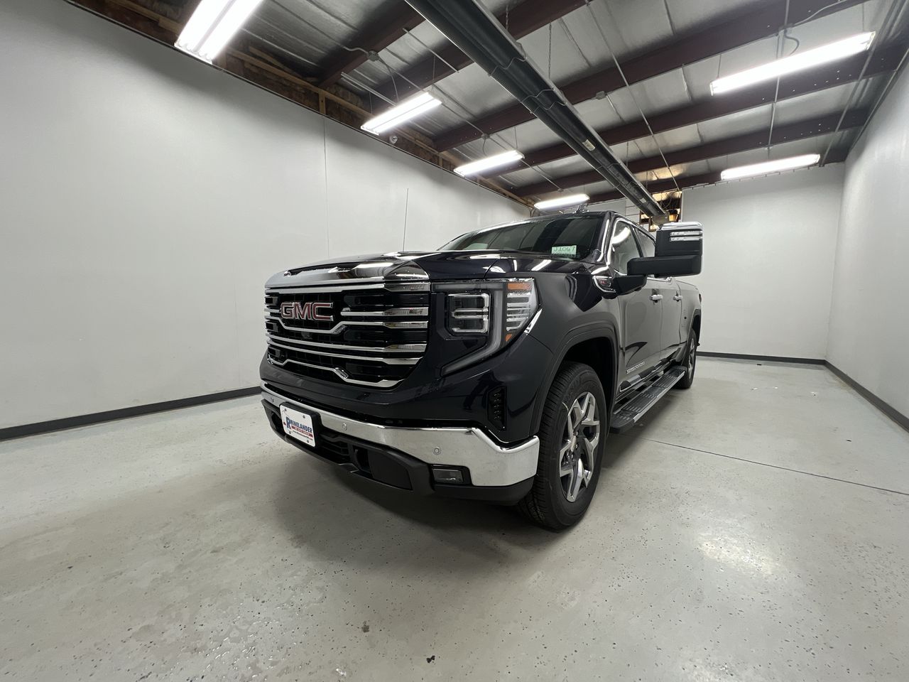 2026 Gmc Sierra 1500 SLT photo 3