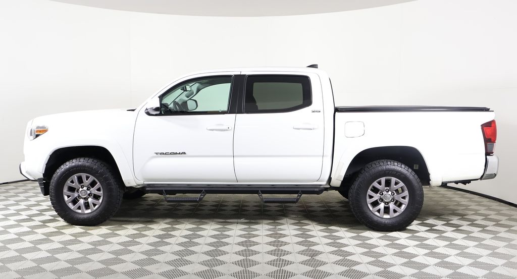 2018 Toyota Tacoma SR5 photo 3