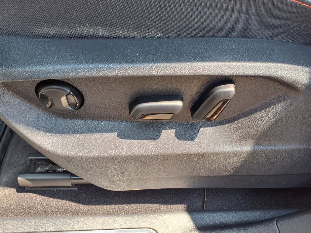 2024 Volkswagen Atlas Peak Edition SE Technology photo 3