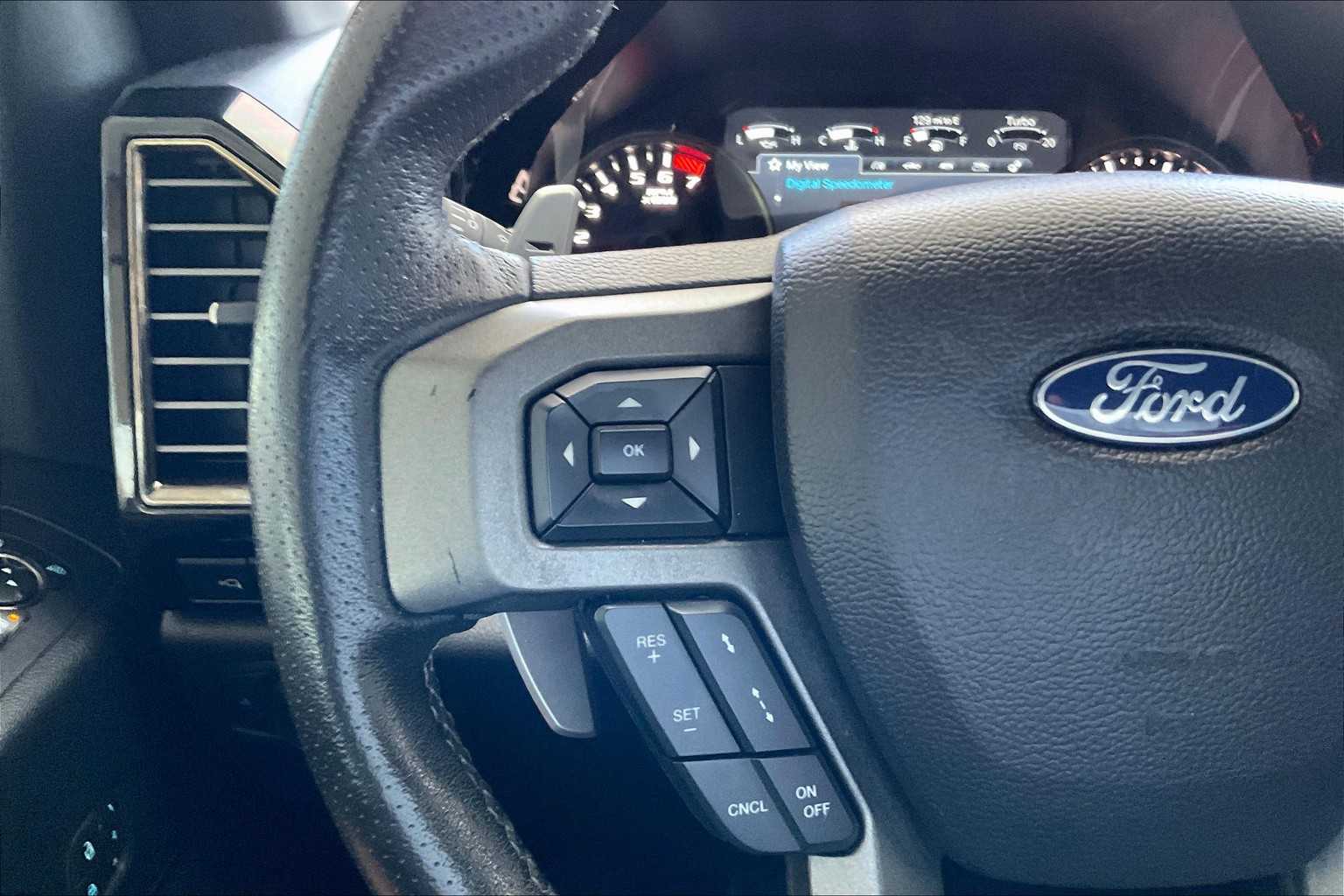 2020 Ford F-150 Raptor photo 20