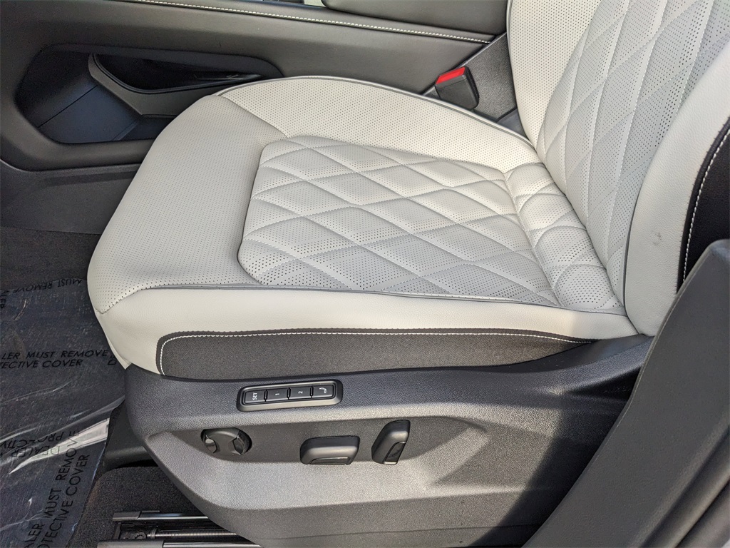 2026 Volkswagen Atlas Cross Sport SEL Premium R-Line photo 19