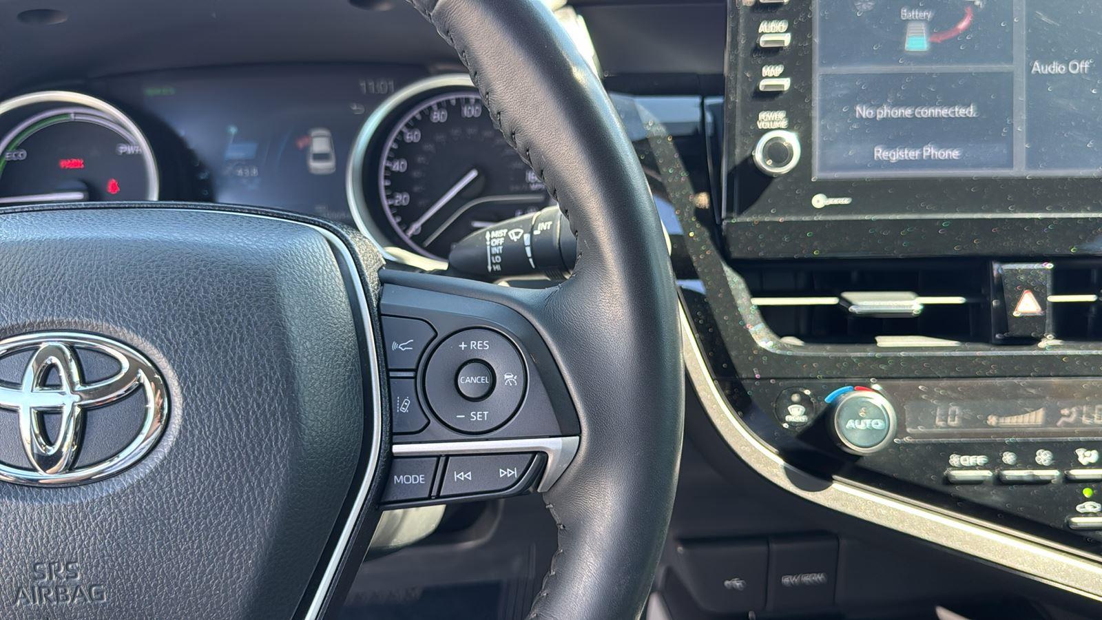 2023 Toyota Camry Hybrid XLE photo 17