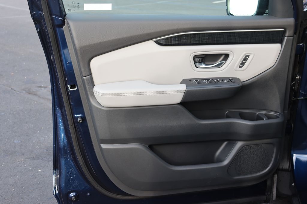 2025 Honda Pilot Elite photo 29