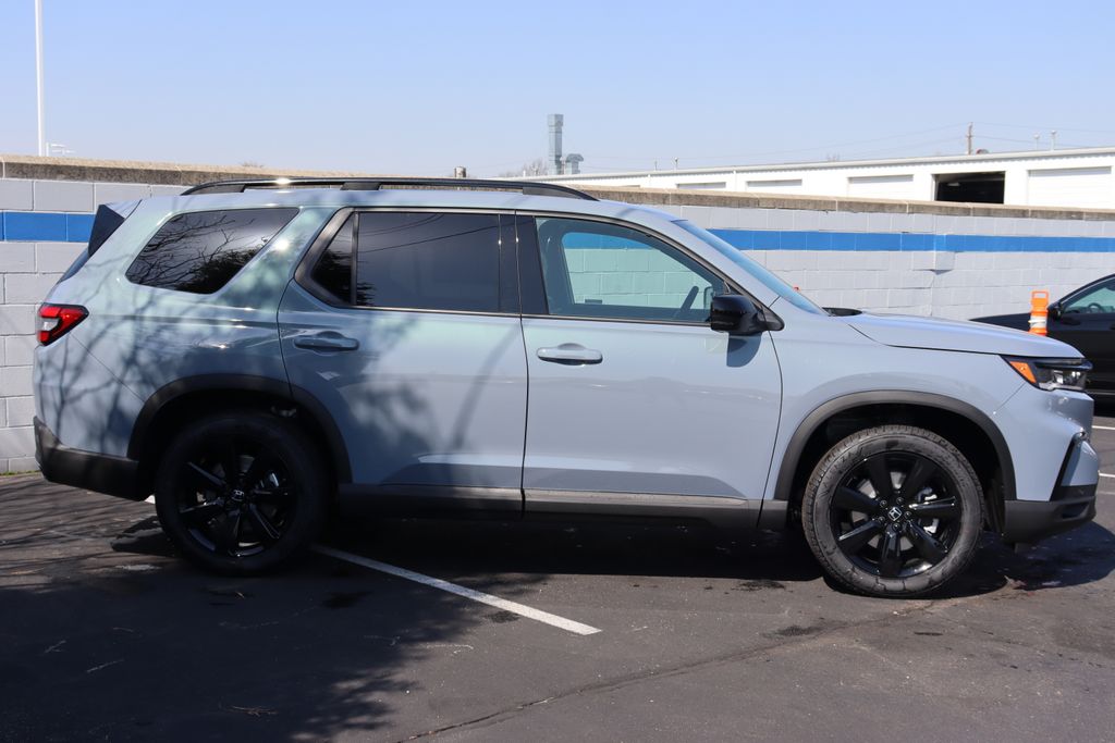 2025 Honda Pilot Black Edition photo 5