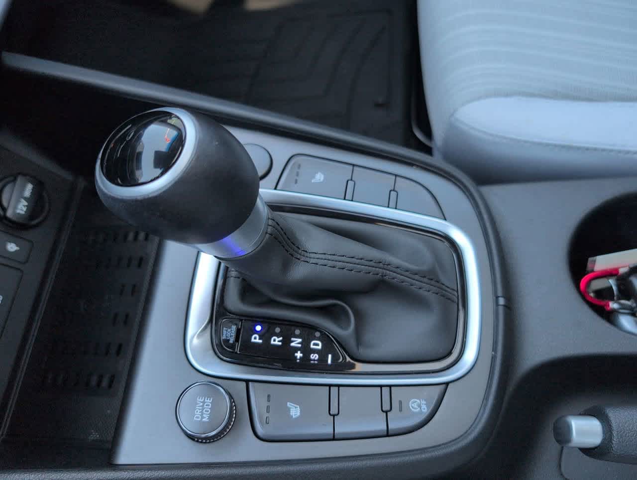 2022 Hyundai Kona SEL photo 25