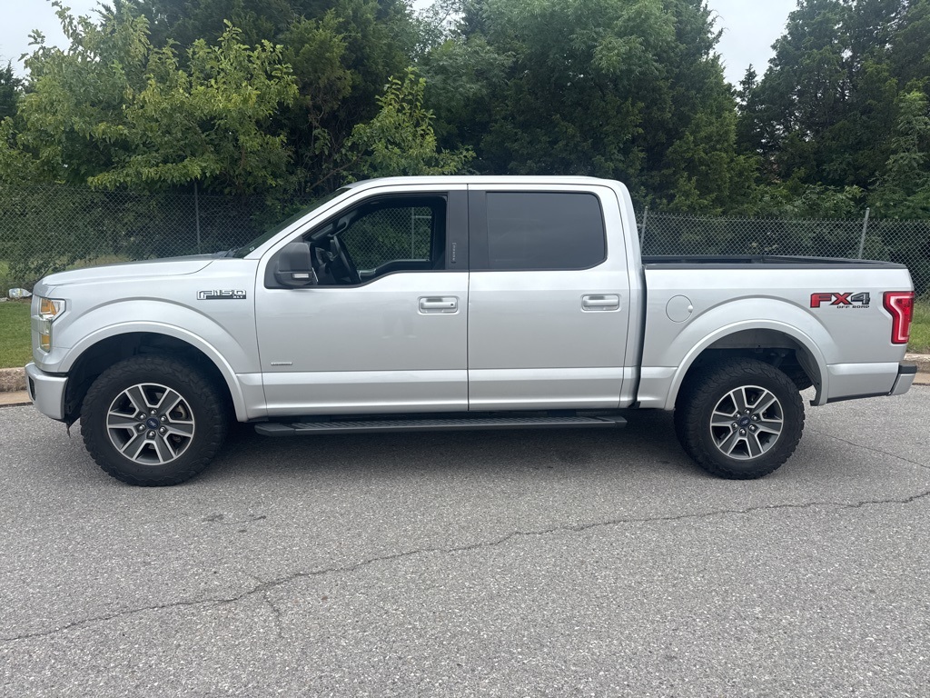 2015 Ford F-150 XLT photo 2