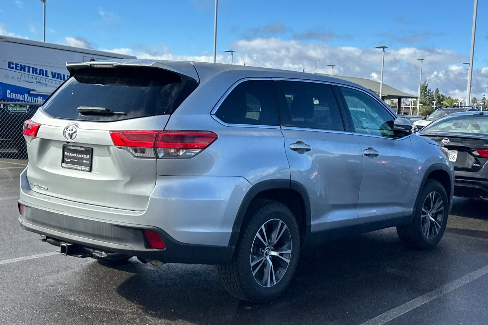 2019 Toyota Highlander LE Plus photo 3