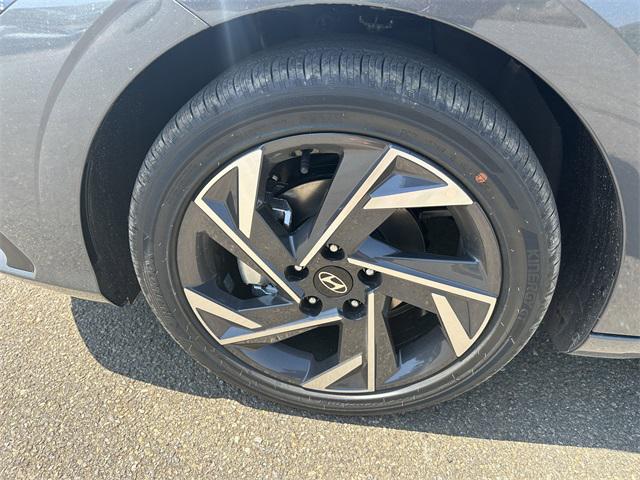 2025 Hyundai Elantra Hybrid SEL Sport photo 6