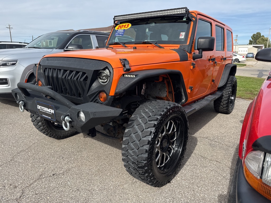 2013 Jeep Wrangler Unlimited Sahara photo 2