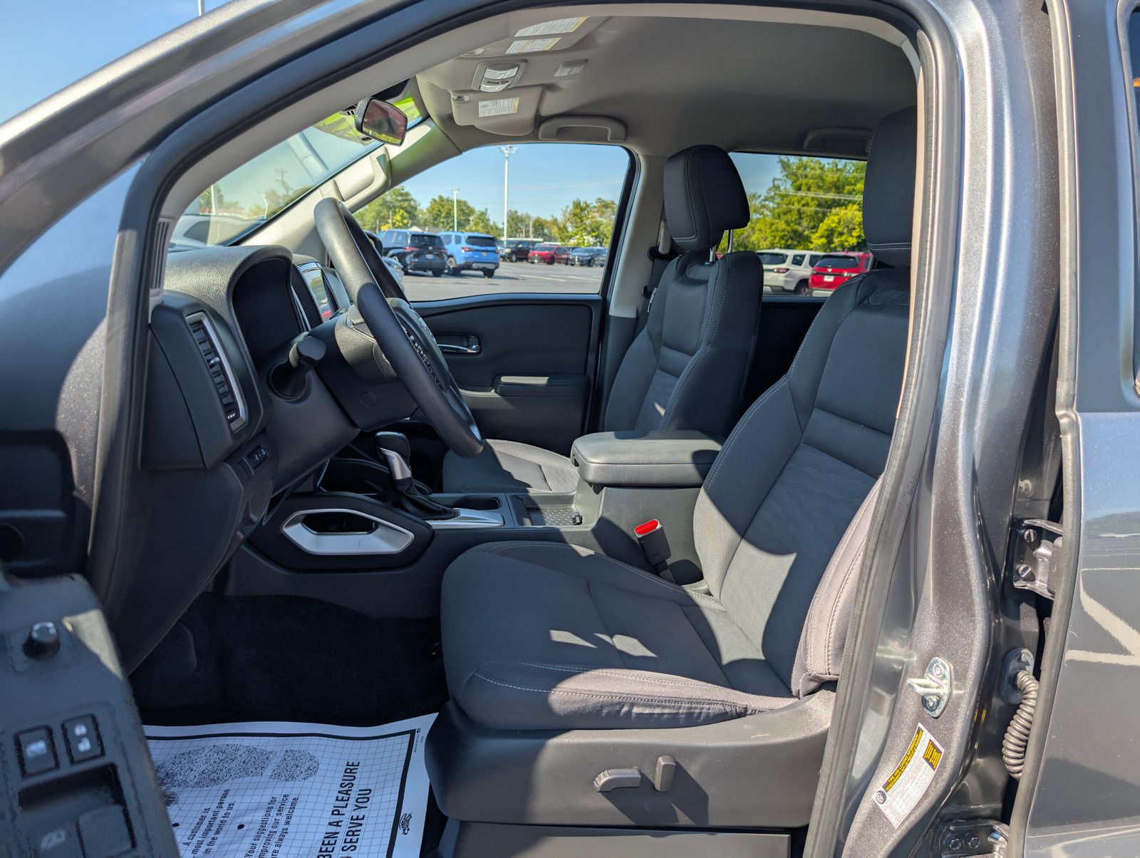 2023 Nissan Frontier SV photo 8