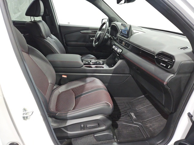 2025 Honda Pilot Black Edition photo 19