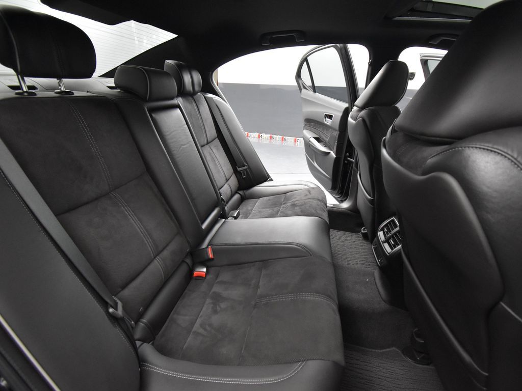 2019 Acura TLX 3.5L Advance SH-AWD photo 38