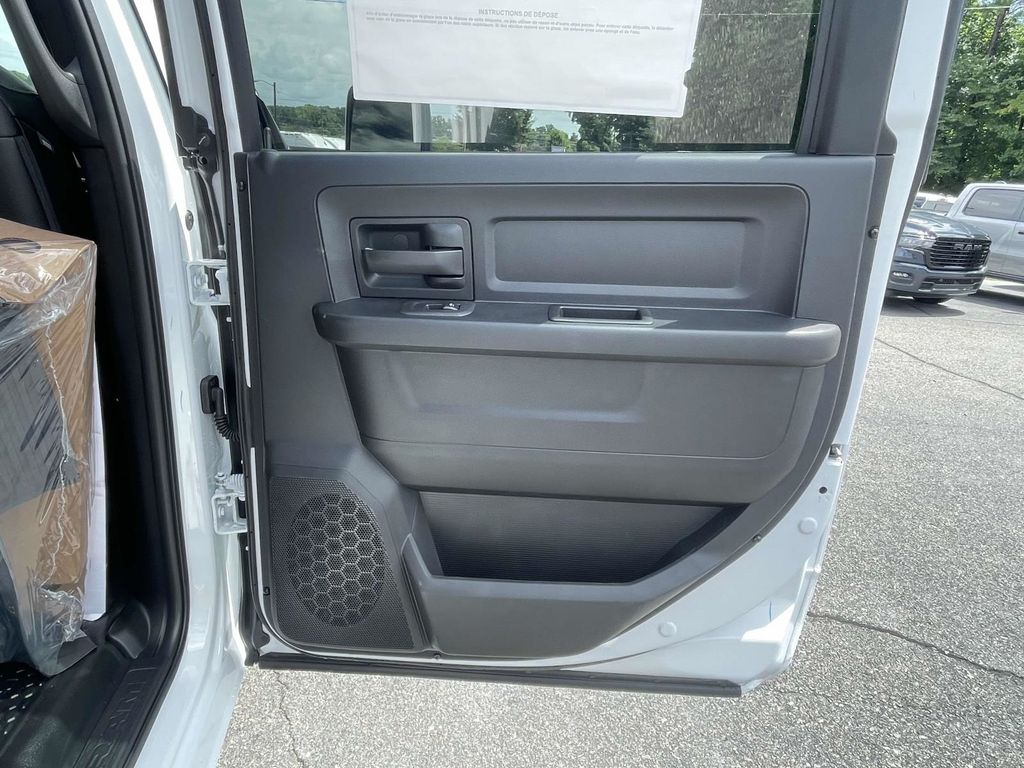 2026 Ram 2500 Tradesman photo 17