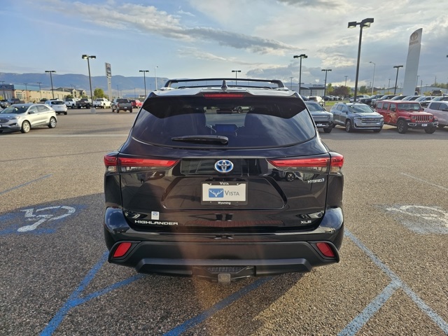 2023 Toyota Highlander Hybrid Bronze Edition photo 4