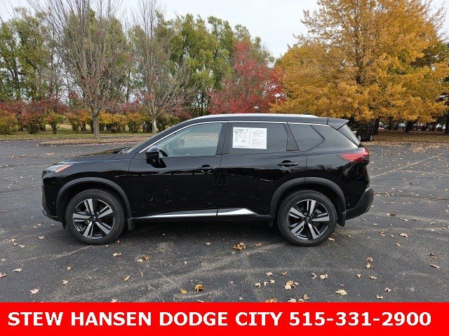 2023 Nissan Rogue SL's photo