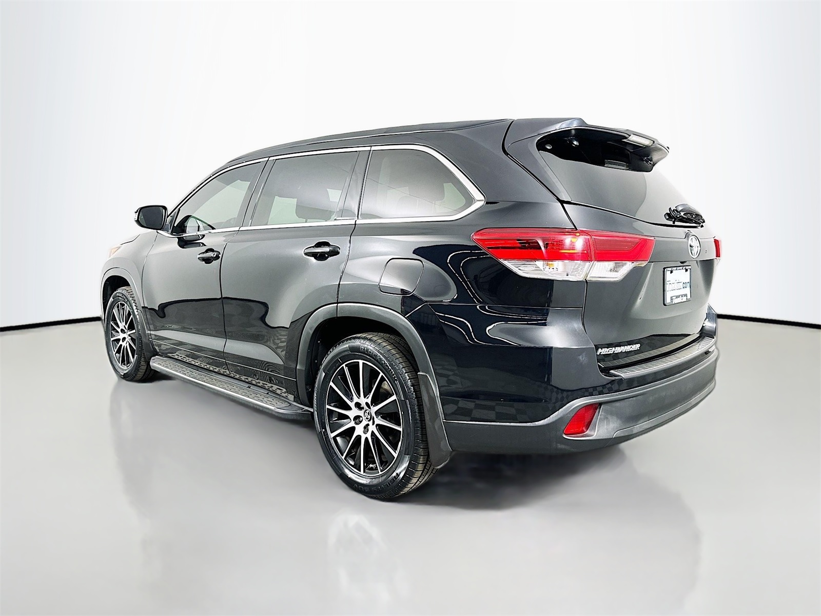 2017 Toyota Highlander SE photo 4