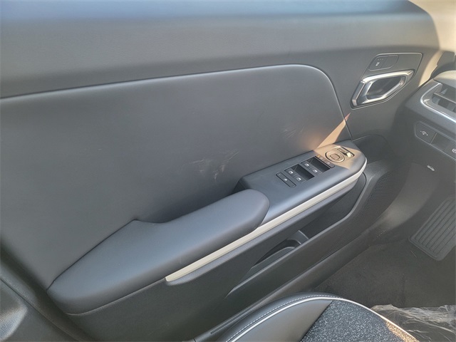 2025 Kia K4 GT-Line photo 25