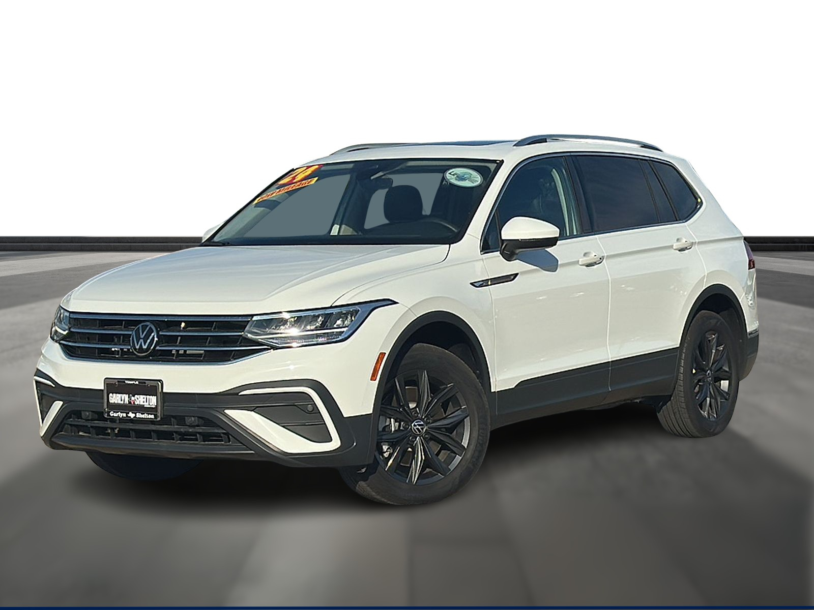 2024 Volkswagen Tiguan SE's photo