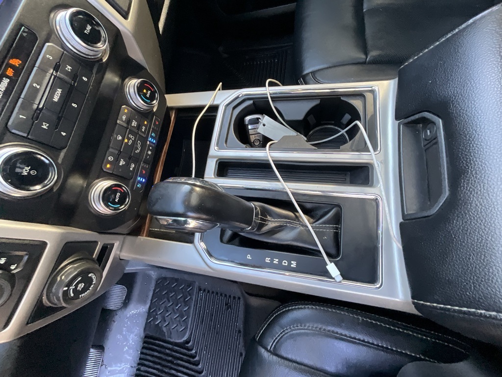2020 Ford F-150 Lariat photo 17
