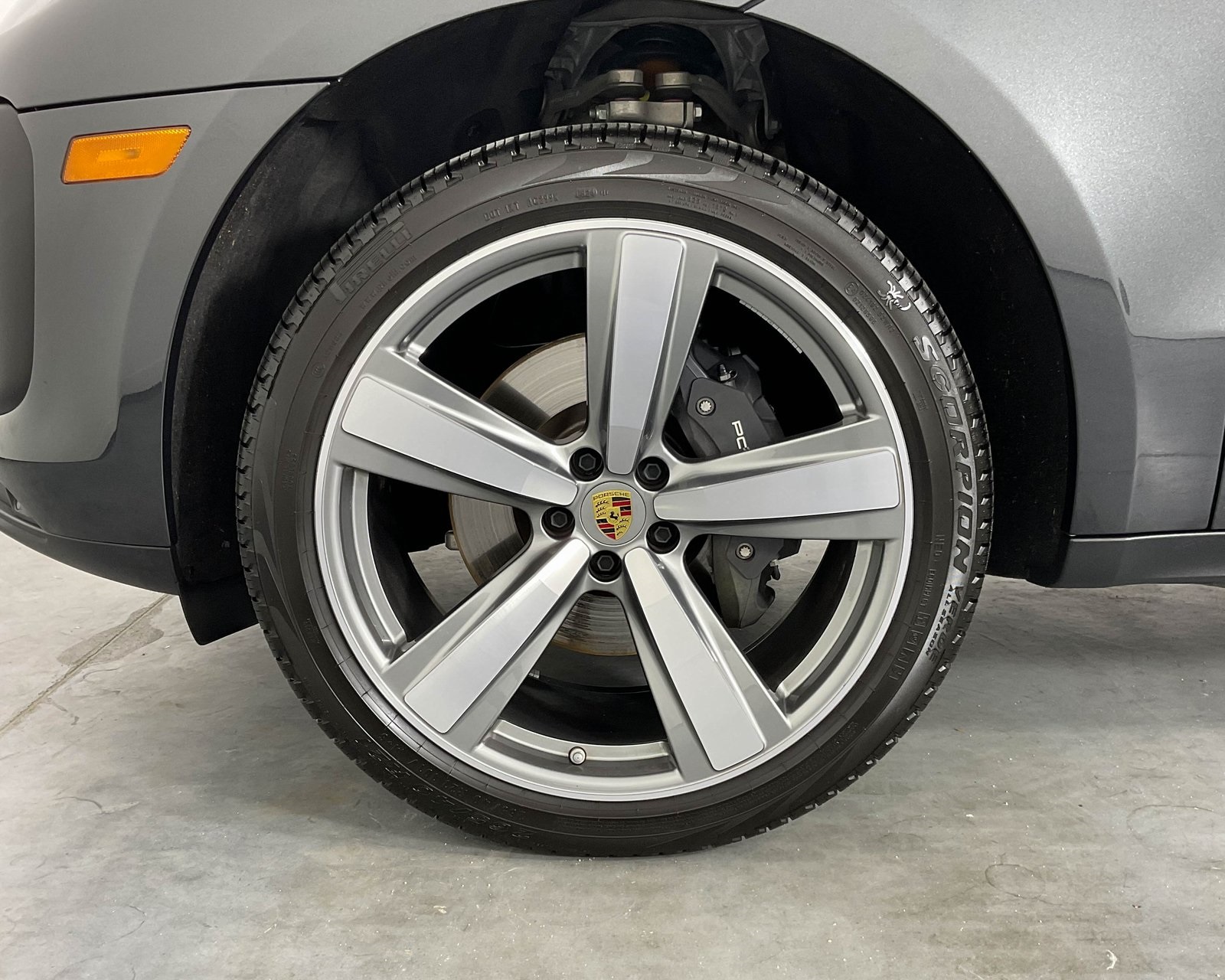 2024 Porsche Macan S photo 11