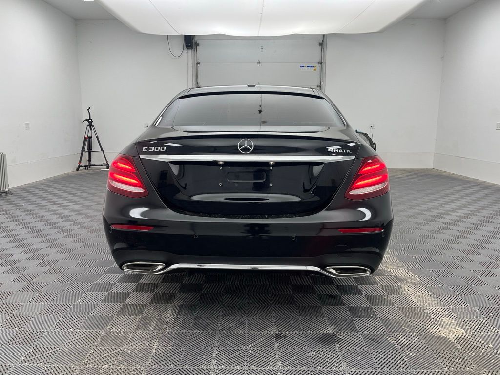 2017 Mercedes Benz E 300 photo 11
