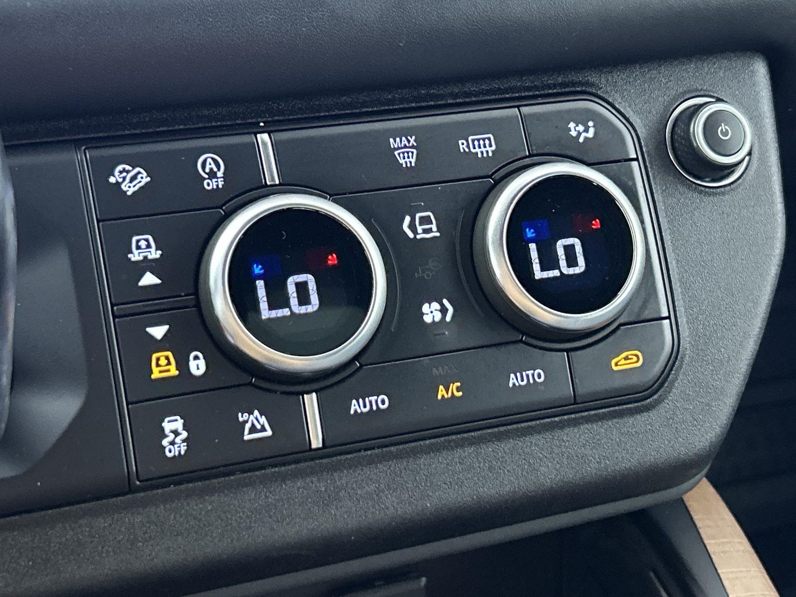 2021 Land Rover Defender 110 photo 17
