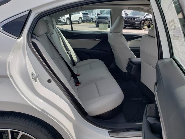 2025 Toyota Camry XLE photo 12