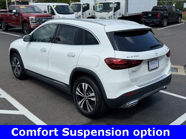 2025 Mercedes Benz GLA 250 4MATIC photo 4