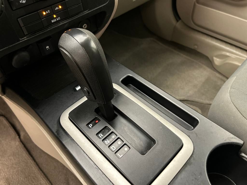 2010 Ford Escape XLS photo 16